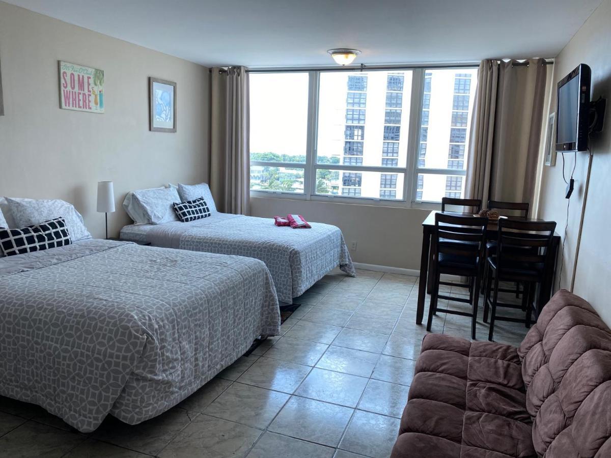 Ocean Front Studio Units Miami Beach Exterior photo