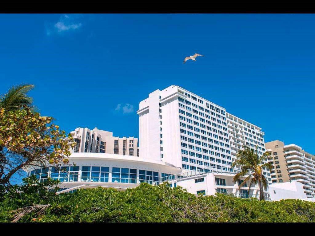 Ocean Front Studio Units Miami Beach Exterior photo