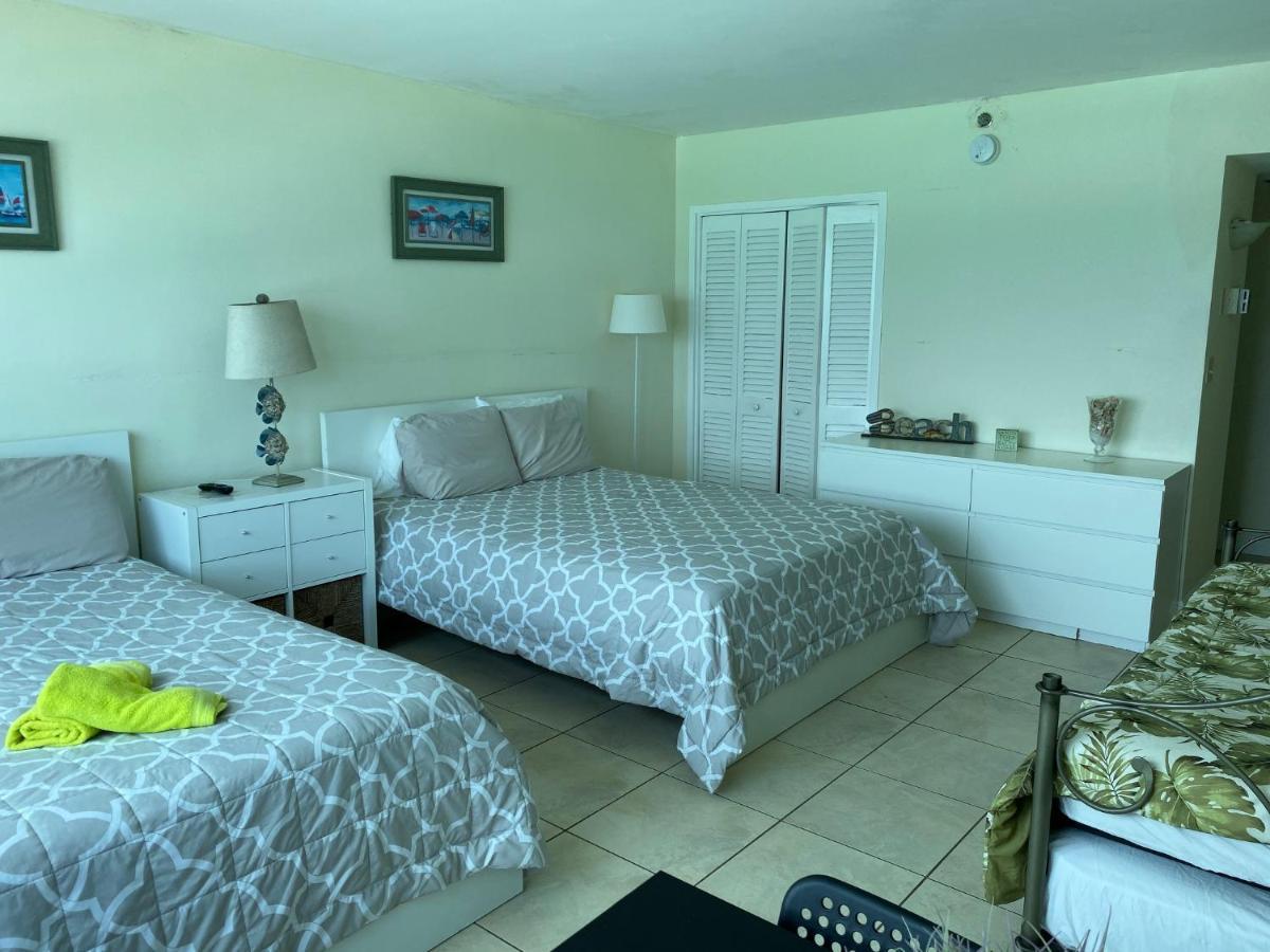 Ocean Front Studio Units Miami Beach Exterior photo